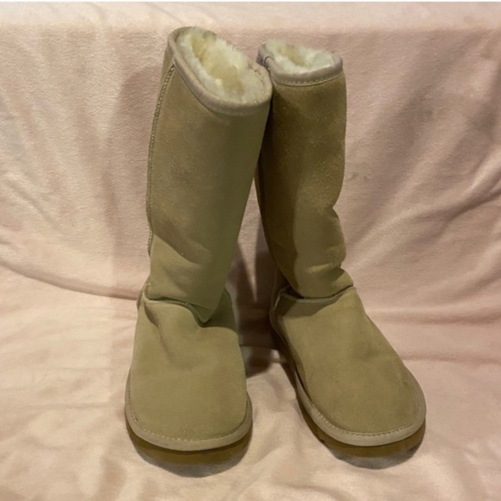 UGG Tan Winter Boots Size 9 Like New